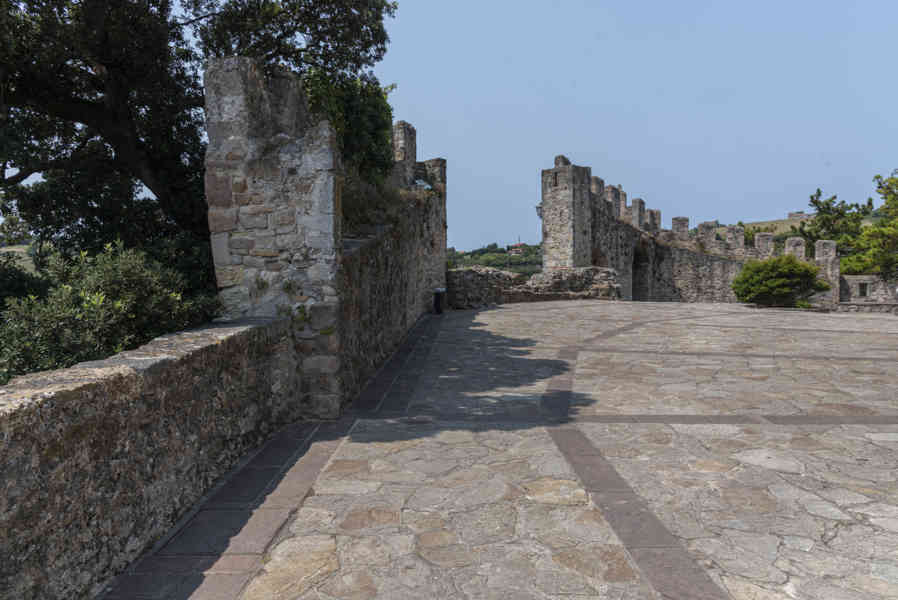 Cantabria 031 - San Vicente de la Barquera - La Muralla.jpg